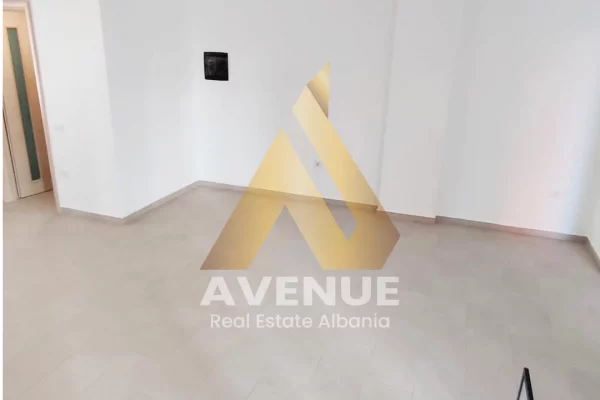 JEPET ME QERA AMBIENT BIZNESI KOMPLEKSI GREEN CITY, ASTIR, TIRANE