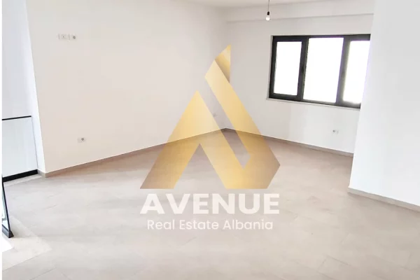 JEPET ME QERA AMBIENT BIZNESI KOMPLEKSI GREEN CITY, ASTIR, TIRANE