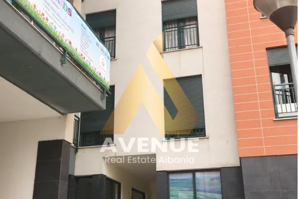 JEPET ME QERA AMBIENT BIZNESI KOMPLEKSI GREEN CITY, ASTIR, TIRANE