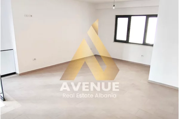 JEPET ME QERA AMBIENT BIZNESI KOMPLEKSI GREEN CITY, ASTIR, TIRANE