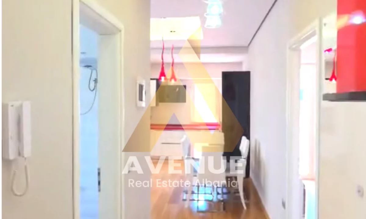 Shtepi ne shitje Apartament ne Tirane, 2+1, Mobilimi E mobiluar, Pagesa 260,000  Euro.