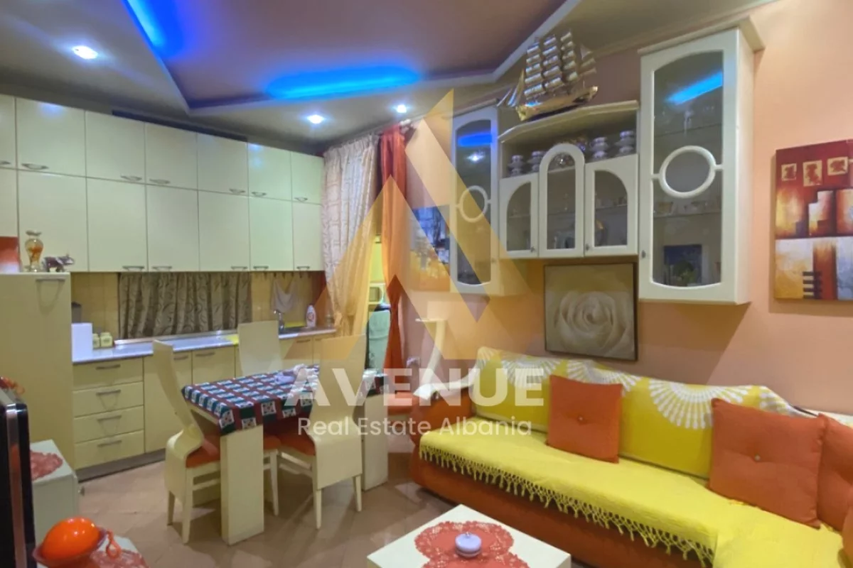 Shtepi me qera Apartament ne Tirane, 1+1, Mobilimi E mobiluar, Pagesa 50,000  Leke.