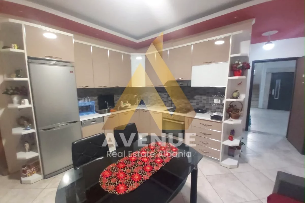 Shtepi me qera Apartament ne Tirane, 2+1, Mobilimi E mobiluar, Pagesa 600  Euro.