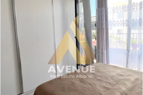 Shtepi ne shitje Apartament ne Tirane, 2+1, Mobilimi E mobiluar, Pagesa 125,000  Euro.