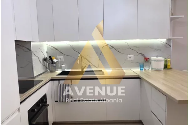Shtepi ne shitje Apartament ne Tirane, 2+1, Mobilimi E mobiluar, Pagesa 125,000  Euro.