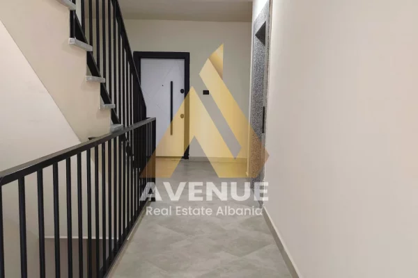 Shtepi ne shitje Apartament ne Tirane, 1+1, Mobilimi Bosh, pa mobiluar, Pagesa 8,500,000  Leke.