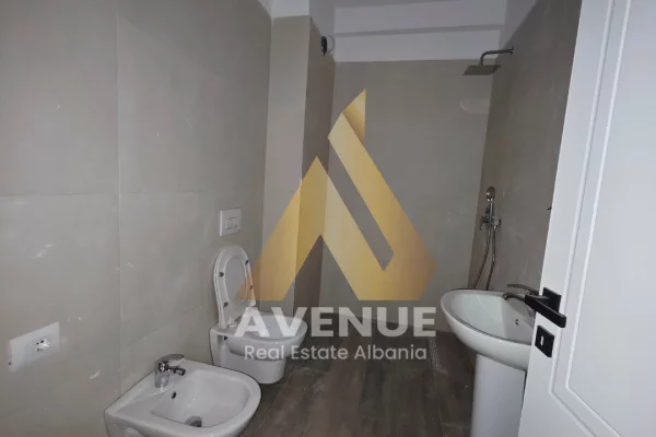 Shtepi ne shitje Apartament ne Tirane, 1+1, Mobilimi Bosh, pa mobiluar, Pagesa 8,500,000  Leke.