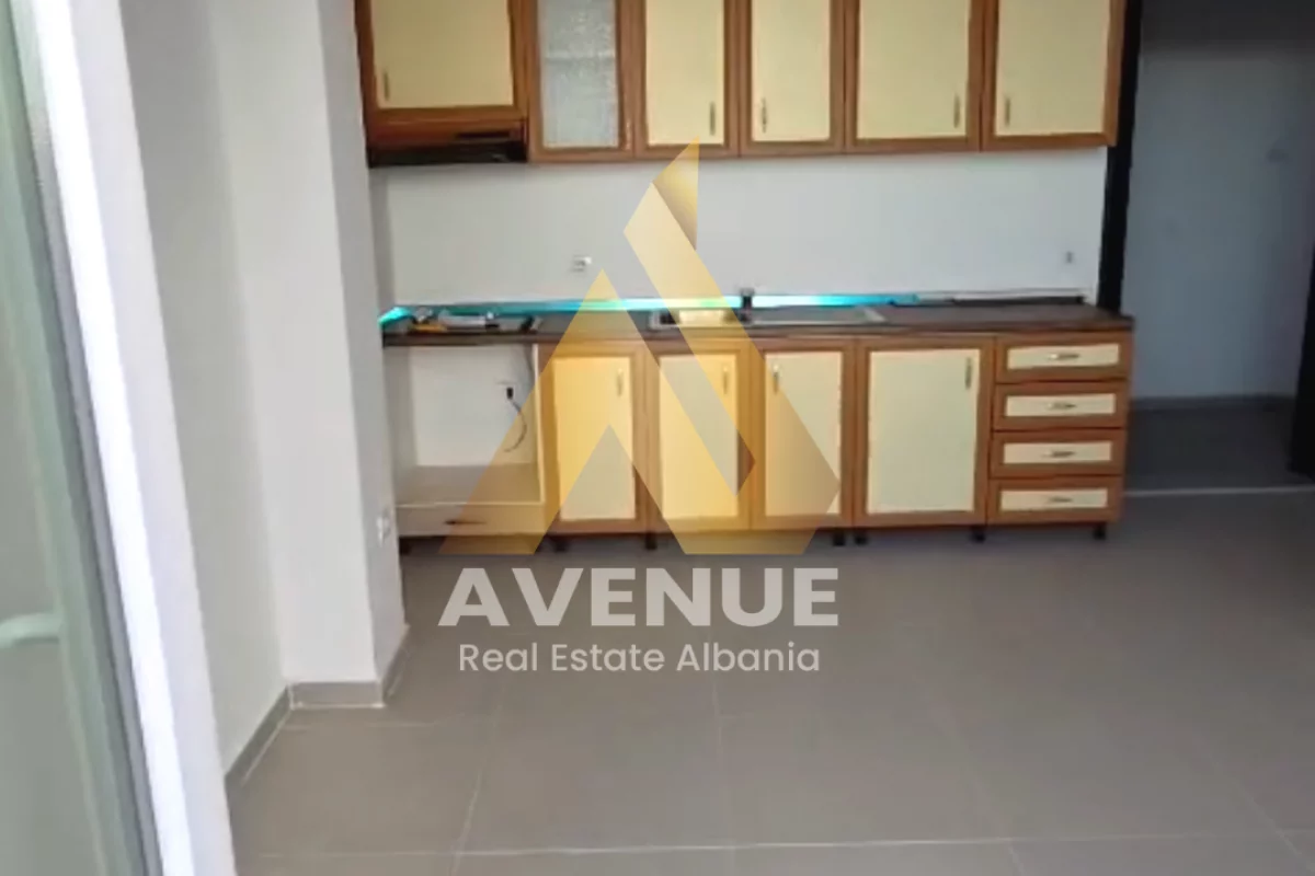 Shtepi me qera Apartament ne Tirane, 1+1, Mobilimi Bosh, pa mobiluar, Pagesa 30,000  Leke.