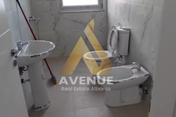 Shtepi me qera Apartament ne Tirane, 1+1, Mobilimi Bosh, pa mobiluar, Pagesa 30,000  Leke.
