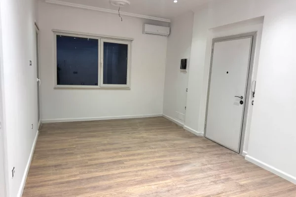 Shtepi me qera Apartament ne Tirane, 1+1, Mobilimi Bosh, pa mobiluar, Pagesa 400  Euro.