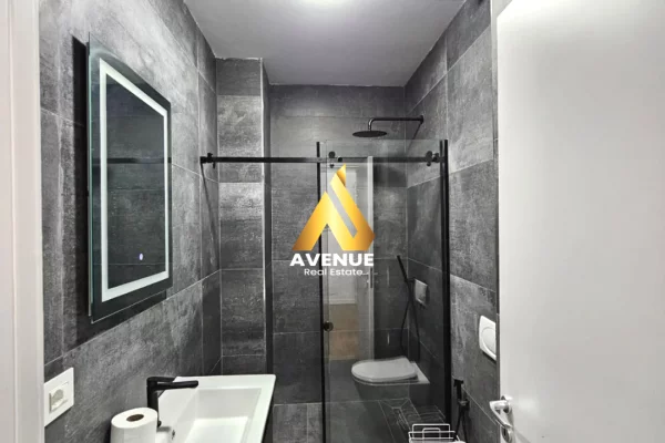 Shtepi ne shitje Apartament ne Tirane, 2+1, Mobilimi E mobiluar, Pagesa 260,000  Euro.