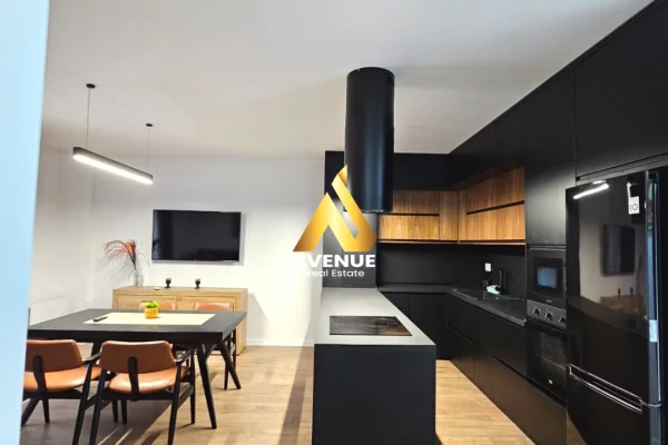 Shtepi ne shitje Apartament ne Tirane, 2+1, Mobilimi E mobiluar, Pagesa 260,000  Euro.