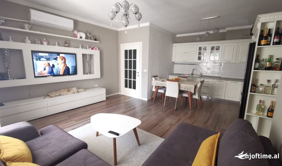 Shtepi me qera Apartament ne Tirane, 2+1, Mobilimi E mobiluar, Pagesa 52,000  Leke.