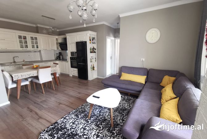 Shtepi me qera Apartament ne Tirane, 2+1, Mobilimi E mobiluar, Pagesa 52,000  Leke.