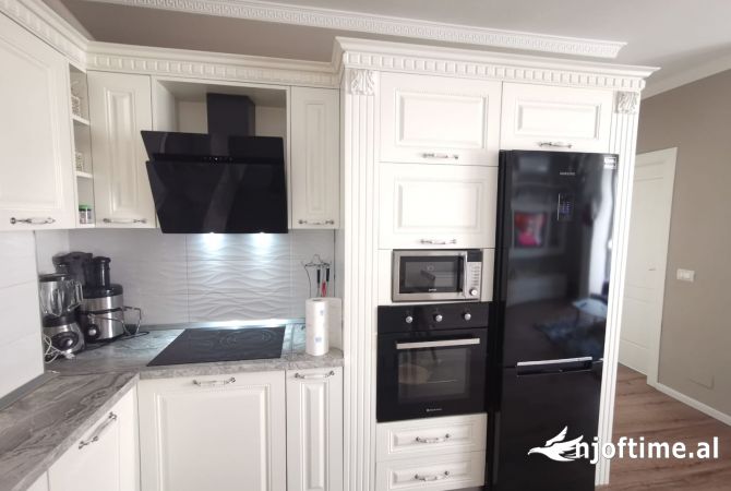 Shtepi me qera Apartament ne Tirane, 2+1, Mobilimi E mobiluar, Pagesa 52,000  Leke.