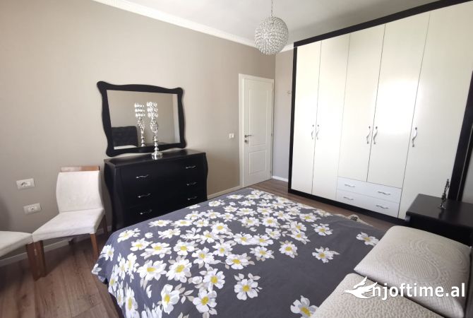 Shtepi me qera Apartament ne Tirane, 2+1, Mobilimi E mobiluar, Pagesa 52,000  Leke.