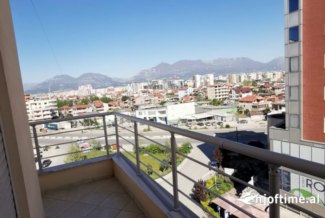 Shtepi me qera Apartament ne Tirane, 2+1, Mobilimi E mobiluar, Pagesa 52,000  Leke.