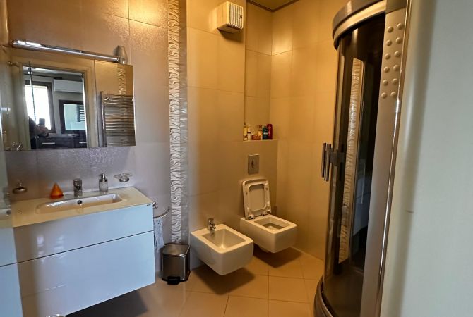 Appartamento in affitto a Tirana 3+1, Arredato