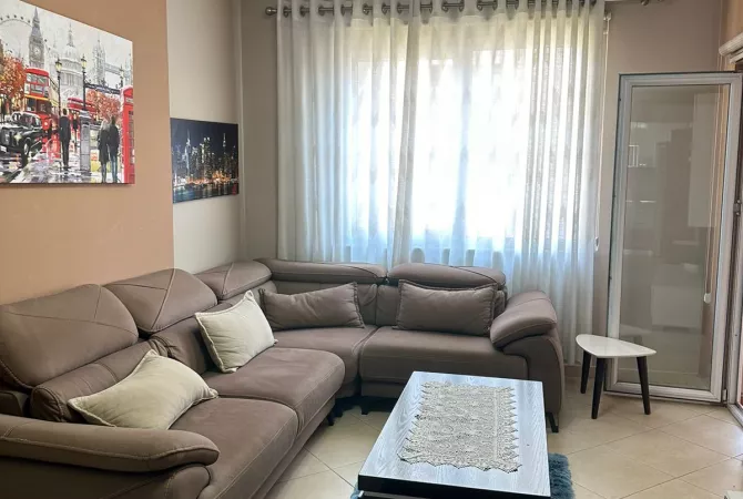 Shitet Apartament 2+1+2 banjo i mobiluar me hipotek ne astir te lokal Artisti 