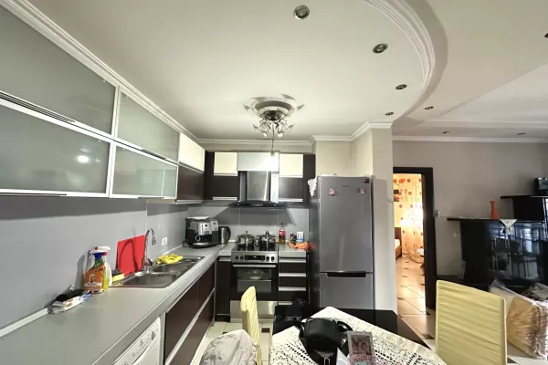 Appartamento in affitto a Tirana 3+1, Arredato