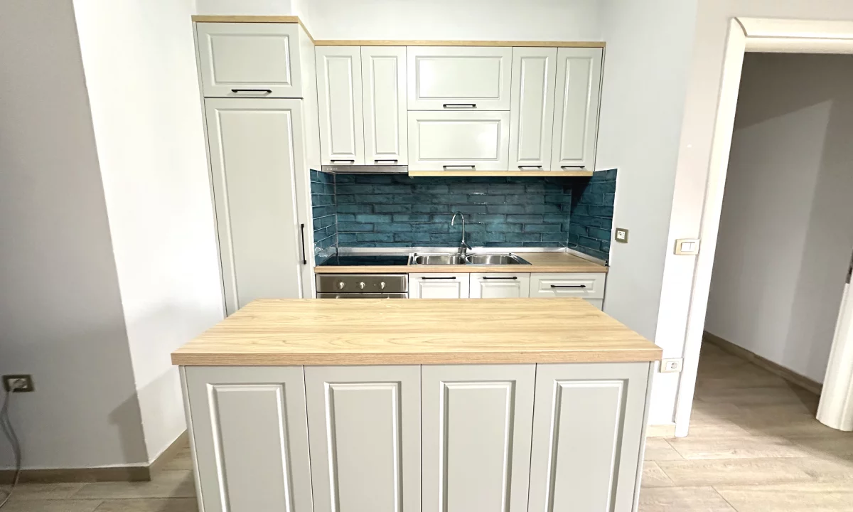 Appartamento in affitto a Tirana 1+1, Arredato