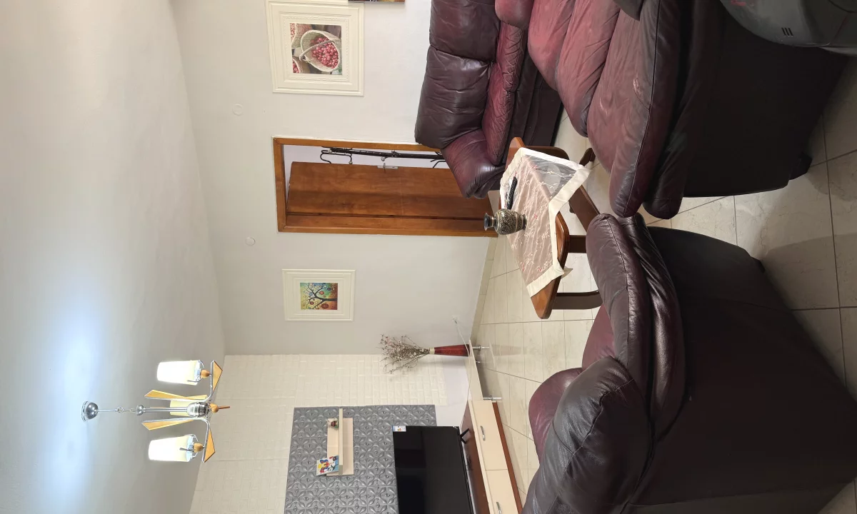 Shtepi me qera Apartament ne Tirane, 2+1, Mobilimi E mobiluar, Pagesa 55,000  Leke.