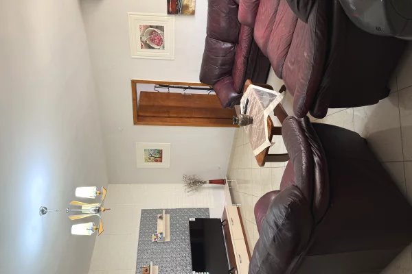 Shtepi me qera 2+1 ne Tirane - 55,000 Leke