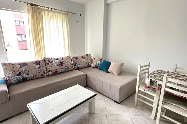 Shtepi me qera Apartament ne Tirane, 2+1, Mobilimi E mobiluar, Pagesa 500  Euro.