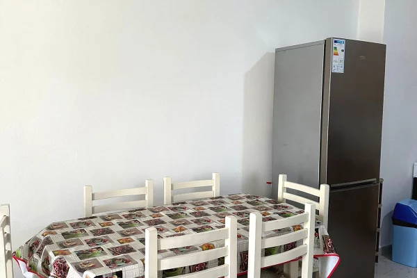 Shtepi me qera Apartament ne Tirane, 2+1, Mobilimi E mobiluar, Pagesa 500  Euro.