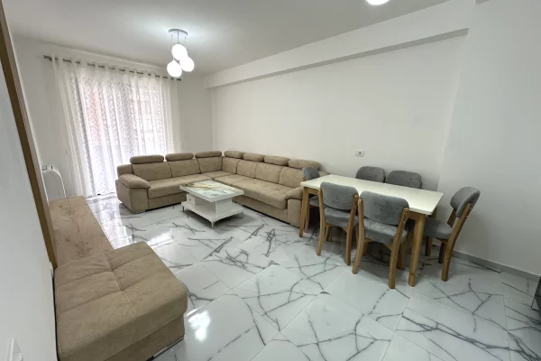 Jepet me qera Super Apartament 1+1+ garazh totalisht i mobiluar me kondicioner inverter cdo dhome Pa