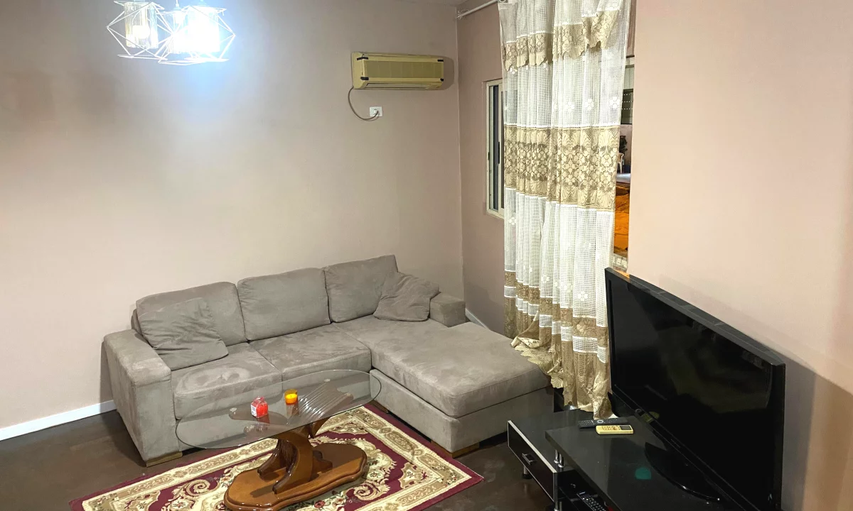 Shtepi me qera Vila Luksoze ne Tirane, 2+1, Mobilimi E mobiluar, Pagesa 45,000  Leke.