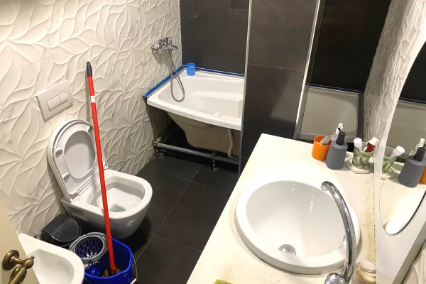 Shtepi me qera Vila Luksoze ne Tirane, 2+1, Mobilimi E mobiluar, Pagesa 45,000  Leke.