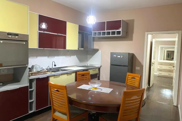 Shtepi me qera Vila Luksoze ne Tirane, 2+1, Mobilimi E mobiluar, Pagesa 45,000  Leke.