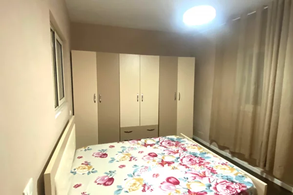 Shtepi me qera Vila Luksoze ne Tirane, 2+1, Mobilimi E mobiluar, Pagesa 45,000  Leke.