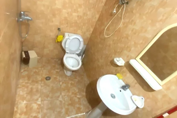 Shtepi me qera Shtepi Private ne Tirane, Garsoniere, Mobilimi E mobiluar, Pagesa 180  Euro.