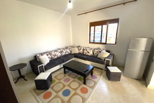 Shtepi me qera Shtepi Private ne Tirane, 1+1, Mobilimi E mobiluar, Pagesa 27,000  Leke.