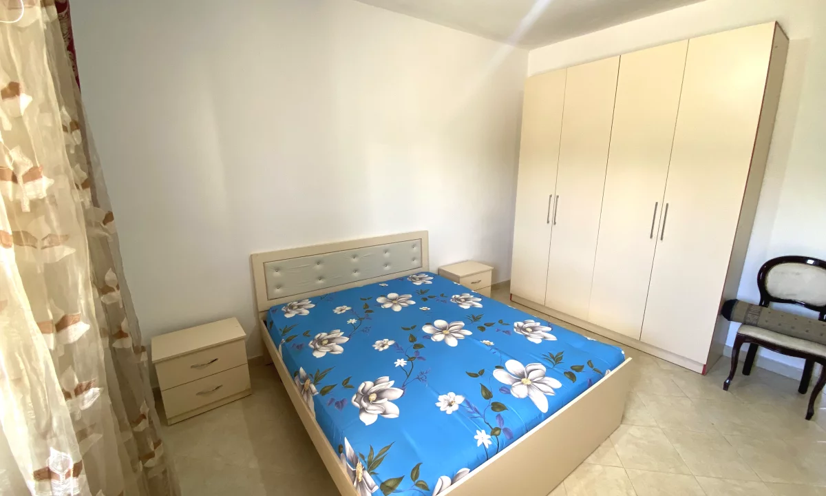 Shtepi me qera Shtepi Private ne Tirane, 1+1, Mobilimi E mobiluar, Pagesa 27,000  Leke.