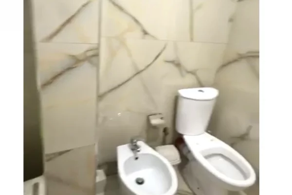 Shtepi me qera Shtepi Private ne Tirane, 2+1, Mobilimi E mobiluar, Pagesa 300  Euro.