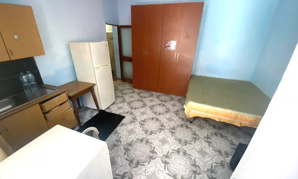 Shtepi me qera Shtepi Private ne Tirane, Garsoniere, Mobilimi E mobiluar, Pagesa 200  Euro.