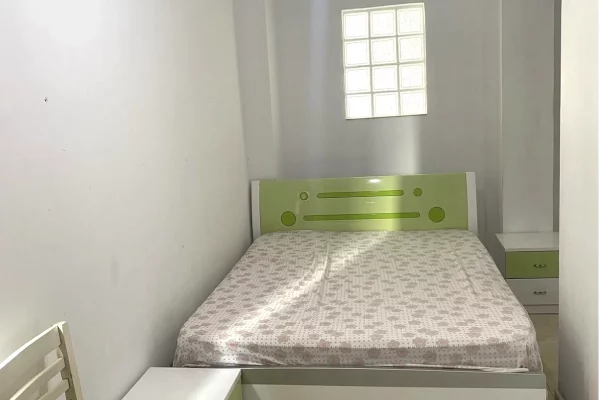 Shtepi me qera Shtepi Private ne Tirane, Garsoniere, Mobilimi E mobiluar, Pagesa 25,000  Leke.