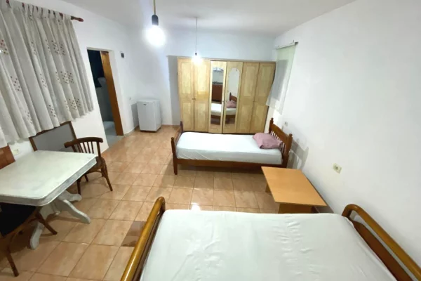 Shtepi me qera Shtepi Private ne Tirane, Garsoniere, Mobilimi E mobiluar, Pagesa 17,000  Leke.