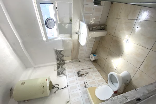 Shtepi me qera Shtepi Private ne Tirane, Garsoniere, Mobilimi E mobiluar, Pagesa 25,000  Leke.