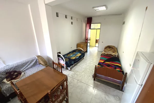Shtepi me qera Shtepi Private ne Tirane, Garsoniere, Mobilimi E mobiluar, Pagesa 25,000  Leke.