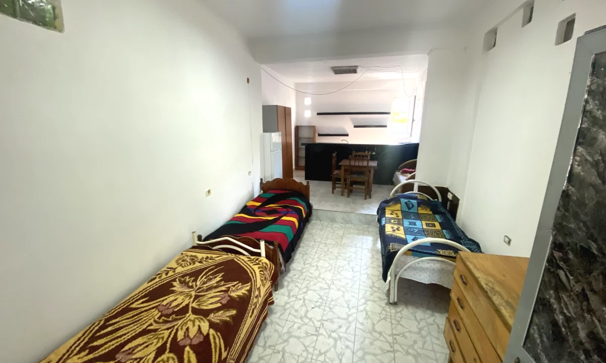 Shtepi me qera Shtepi Private ne Tirane, Garsoniere, Mobilimi E mobiluar, Pagesa 25,000  Leke.