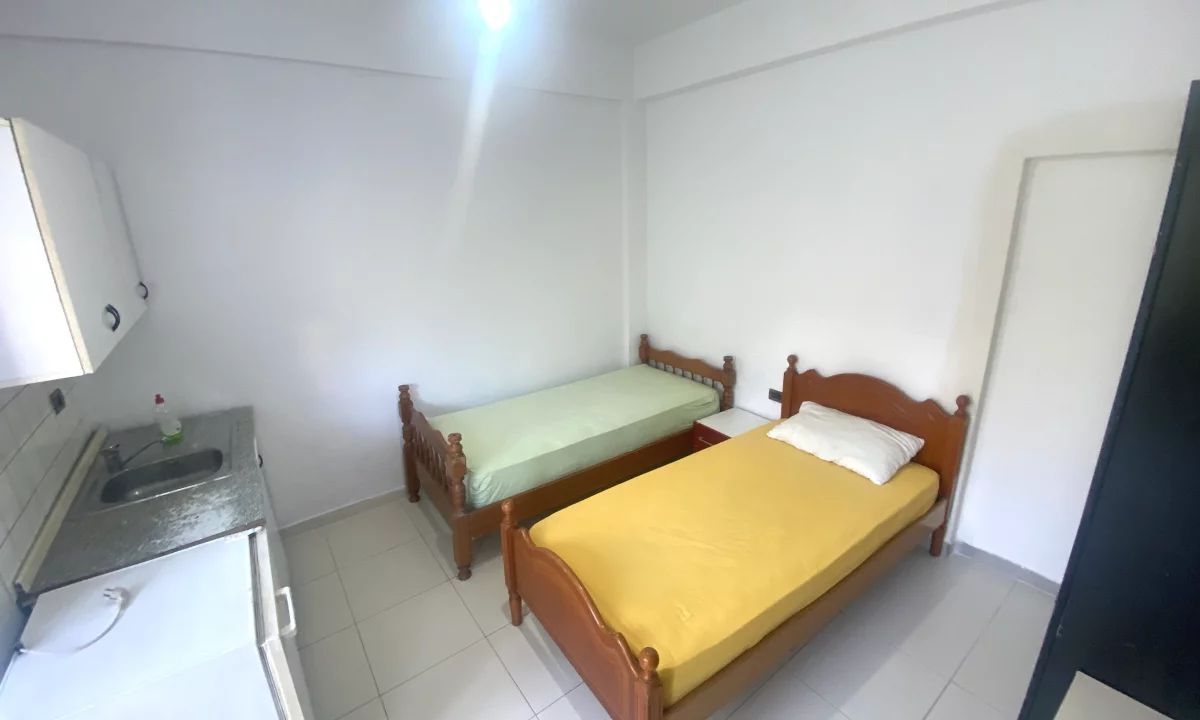 Shtepi me qera Shtepi Private ne Tirane, Garsoniere, Mobilimi E mobiluar, Pagesa 180  Euro.