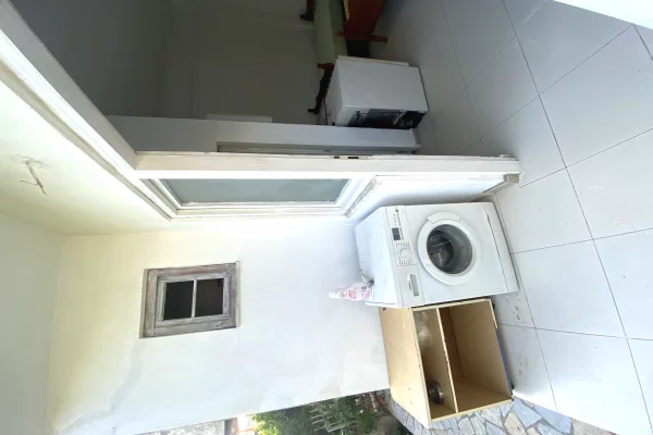 Shtepi me qera Shtepi Private ne Tirane, Garsoniere, Mobilimi E mobiluar, Pagesa 180  Euro.