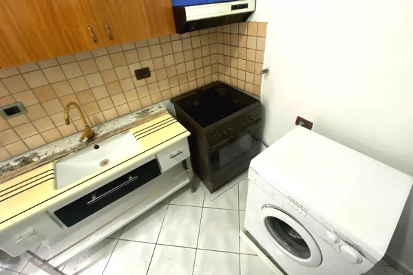 Shtepi me qera Shtepi Private ne Tirane, Garsoniere, Mobilimi E mobiluar, Pagesa 25,000  Leke.