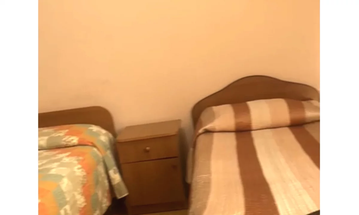 Shtepi me qera Shtepi Private ne Tirane, Garsoniere, Mobilimi E mobiluar, Pagesa 18,000  Leke.