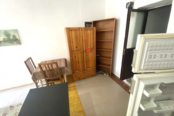 Shtepi me qera Shtepi Private ne Tirane, Garsoniere, Mobilimi E mobiluar, Pagesa 18,000  Leke.