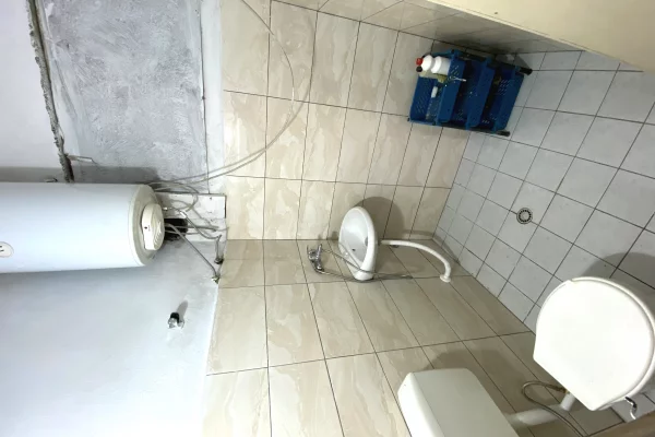 Shtepi me qera Shtepi Private ne Tirane, Garsoniere, Mobilimi E mobiluar, Pagesa 22,000  Leke.